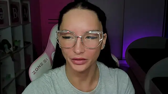 Snapshot of SibylVex chatting on January 9, 10:40 am SibylVex online show from January 9, 10:40 am