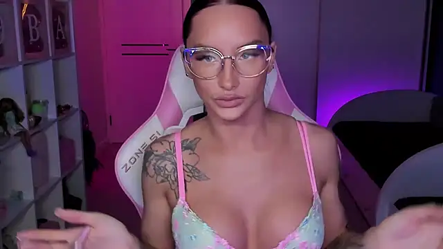 Snapshot of SibylVex chatting on January 11, 7:02 am SibylVex online show from January 11, 7:02 am