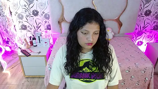 Snapshot of TATTI_TAY chatting on February 17, 7:09 pm TATTI TAY online show from February 17, 7:09 pm