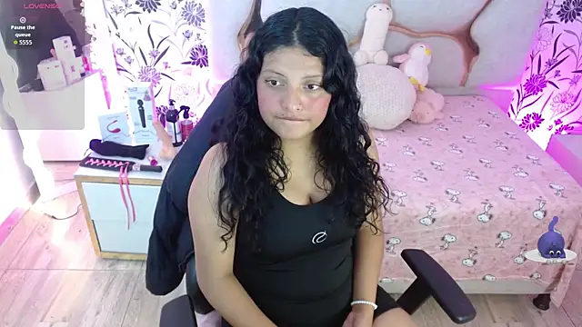 Snapshot of TATTI_TAY chatting on February 20, 7:36 pm TATTI TAY online show from February 20, 7:36 pm