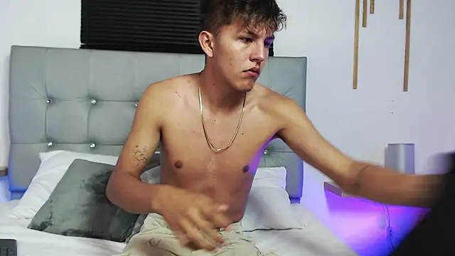 Snapshot of johnny_blake_ chatting on January 12, 9:31 pm johnny blake online show from January 12, 9:31 pm