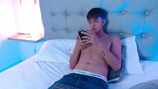 Snapshot of johnny_blake_ chatting on January 13, 6:46 pm johnny blake online show from January 13, 6:46 pm