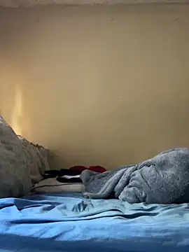 Snapshot of BigAndBeaut chatting on February 25, 9:19 am BigAndBeaut online show from February 25, 9:19 am