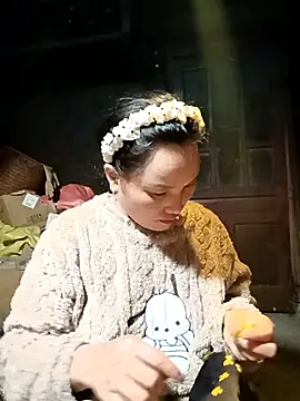 Snapshot of yu--yo chatting on February 1, 12:04 pm yu--yo online show from February 1, 12:04 pm