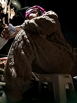 Snapshot of yu--yo chatting on February 18, 11:33 pm yu--yo online show from February 18, 11:33 pm