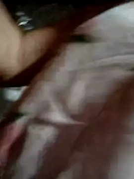 Snapshot of yu--yo chatting on February 27, 10:21 pm yu--yo online show from February 27, 10:21 pm