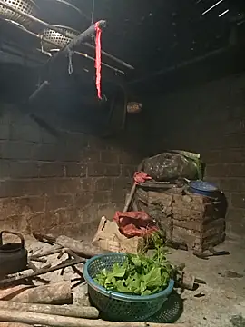 Snapshot of yu--yo chatting on March 5, 4:30 am yu--yo online show from March 5, 4:30 am