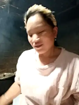 Snapshot of yu--yo chatting on March 6, 11:34 pm yu--yo online show from March 6, 11:34 pm