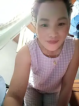 Snapshot of yu--yo chatting on March 18, 11:24 am yu--yo online show from March 18, 11:24 am