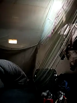 Snapshot of yu--yo chatting on March 27, 8:26 am yu--yo online show from March 27, 8:26 am