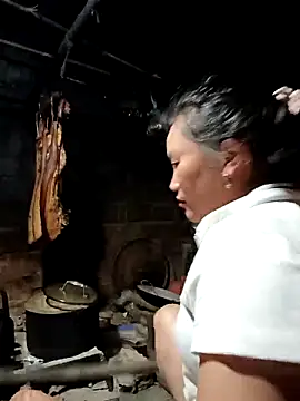 Snapshot of yu--yo chatting on March 30, 11:28 pm yu--yo online show from March 30, 11:28 pm