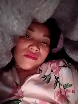 Snapshot of yu--yo chatting on April 2, 2:26 pm yu--yo online show from April 2, 2:26 pm