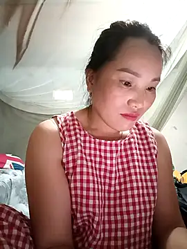 Snapshot of yu--yo chatting on April 5, 1:47 am yu--yo online show from April 5, 1:47 am