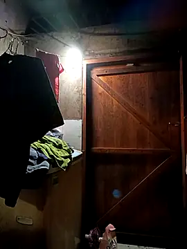 Snapshot of yu--yo chatting on April 5, 1:52 pm yu--yo online show from April 5, 1:52 pm