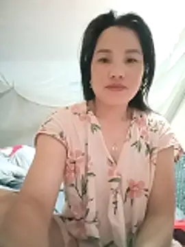 Snapshot of yu--yo chatting on April 7, 10:53 pm yu--yo online show from April 7, 10:53 pm