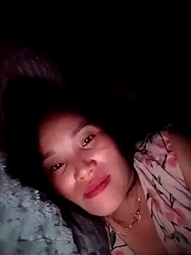 Snapshot of yu--yo chatting on April 8, 4:51 pm yu--yo online show from April 8, 4:51 pm