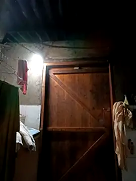 Snapshot of yu--yo chatting on April 11, 4:22 pm yu--yo online show from April 11, 4:22 pm