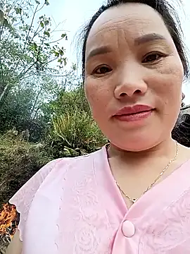 Snapshot of yu--yo chatting on April 16, 2:23 am yu--yo online show from April 16, 2:23 am