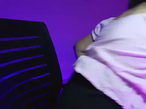 Snapshot of CutieVibe01 chatting on January 14, 4:23 pm CutieVibe01 online show from January 14, 4:23 pm