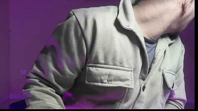 Snapshot of CutieVibe01 chatting on February 13, 9:49 am CutieVibe01 online show from February 13, 9:49 am