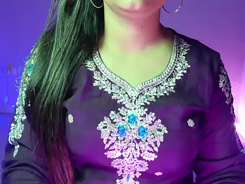 Snapshot of CutieVibe01 chatting on February 19, 6:15 pm CutieVibe01 online show from February 19, 6:15 pm