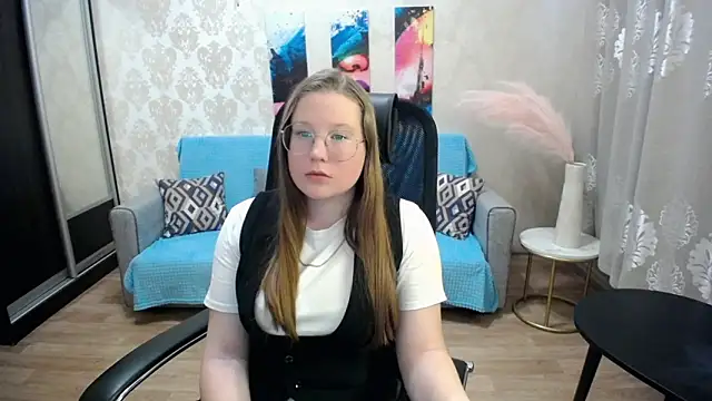 Snapshot of kuri_u chatting on January 8, 10:50 am kuri u online show from January 8, 10:50 am