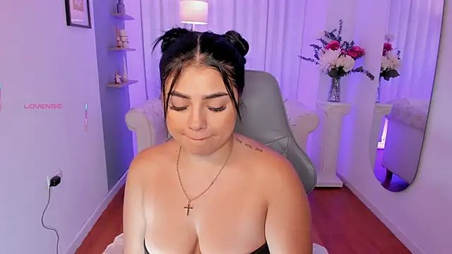 taylor smiith1 online show from June 4, 8:26 pm