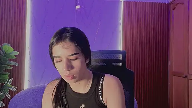 Snapshot of zoevg chatting on January 9, 11:46 am zoevg online show from January 9, 11:46 am