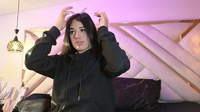 zoevg online show from February 27, 12:16 pm