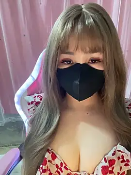 -Violet-t online show from April 12, 1:05 pm