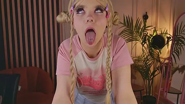 Snapshot of Waifu_Ketrin chatting on February 5, 7:02 am Waifu Ketrin online show from February 5, 7:02 am