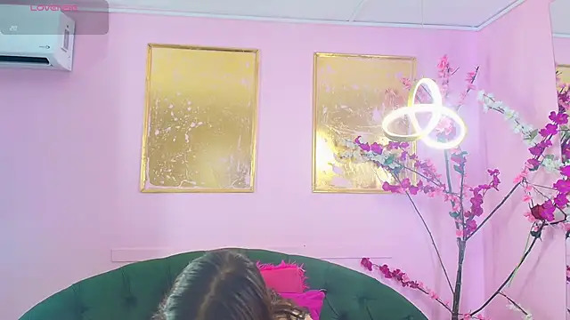 Snapshot of minniesofi chatting on January 12, 11:48 am minniesofi online show from January 12, 11:48 am