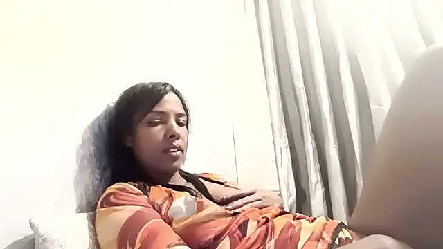 Snapshot of Zilieka chatting on January 10, 10:36 pm Zilieka online show from January 10, 10:36 pm