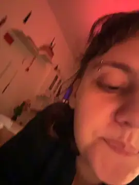 Snapshot of witchdub chatting on February 8, 3:21 am witchdub online show from February 8, 3:21 am