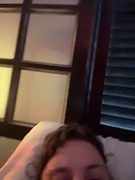 Snapshot of witchdub chatting on February 12, 4:24 pm witchdub online show from February 12, 4:24 pm