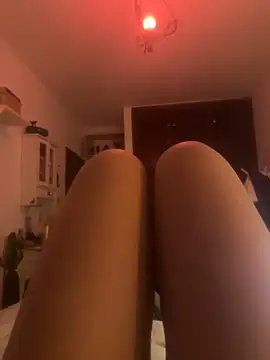 Snapshot of witchdub chatting on February 27, 2:22 am witchdub online show from February 27, 2:22 am