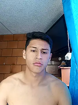 Snapshot of marliton04 chatting on January 7, 7:05 pm marliton04 online show from January 7, 7:05 pm