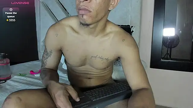 Snapshot of antonio_aguilarx chatting on March 17, 9:29 pm antonio aguilarx online show from March 17, 9:29 pm