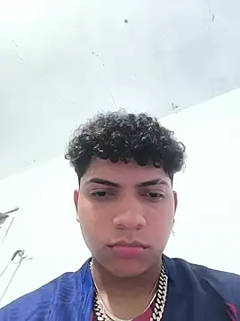 Snapshot of VersedChip chatting on February 15, 7:51 am VersedChip online show from February 15, 7:51 am