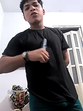 Snapshot of VersedChip chatting on February 26, 3:49 am VersedChip online show from February 26, 3:49 am