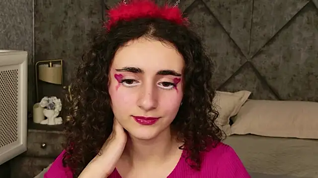 Susan Fors online show from February 14, 8:22 am