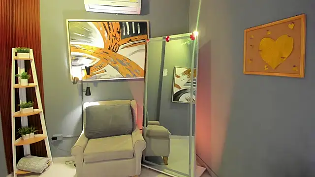 ailann  online show from April 7, 7:36 pm