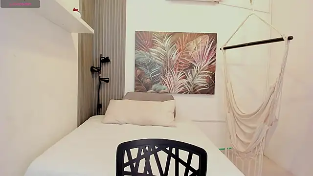 ailann  online show from July 10, 7:38 pm