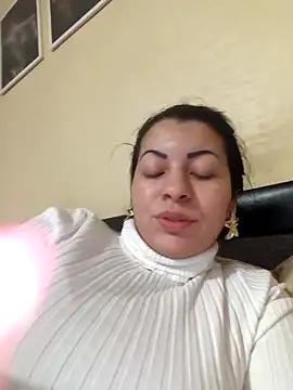 Snapshot of Sonja200 chatting on February 9, 2:21 pm Sonja200 online show from February 9, 2:21 pm