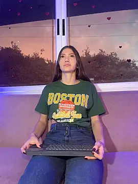 Snapshot of EmmaJhoons chatting on February 21, 11:44 am EmmaJhoons online show from February 21, 11:44 am