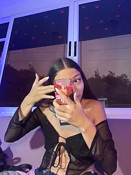 Snapshot of EmmaJhoons chatting on March 2, 11:39 am EmmaJhoons online show from March 2, 11:39 am