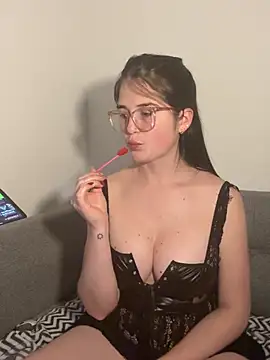 Snapshot of moon0626 chatting on July 15, 2:28 am moon0626 online show from July 15, 2:28 am
