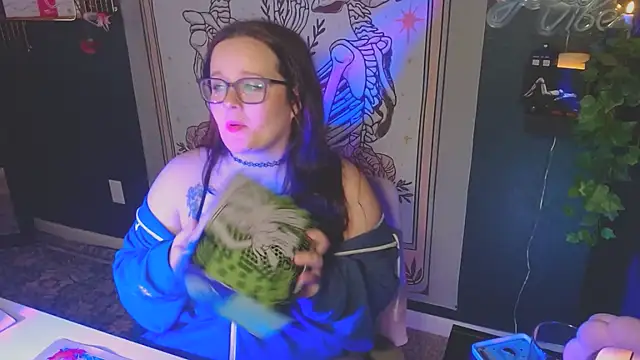 HazeyViolet333 online show from March 27, 9:14 pm