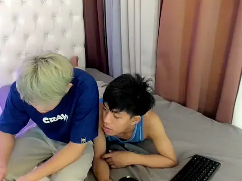 davincihugecock online show from April 15, 6:37 pm