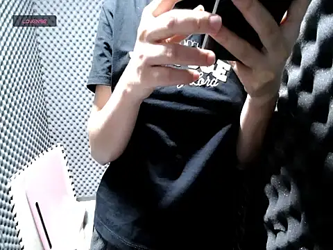 Shiny 68 online show from April 17, 1:36 pm